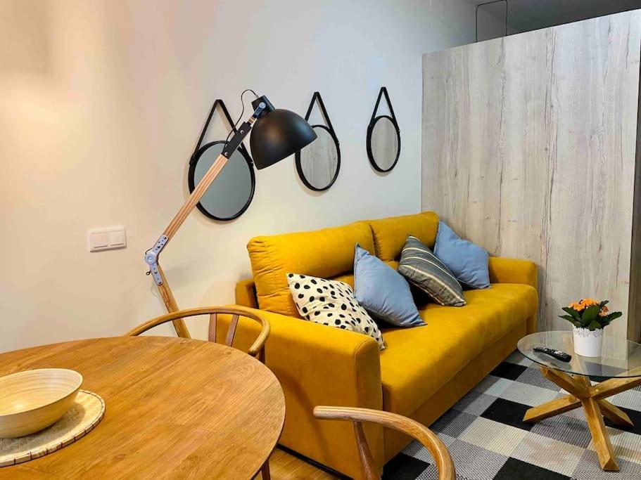 Appartement Chic Avec Terrasse, Lumineux Et Calme 1 *
