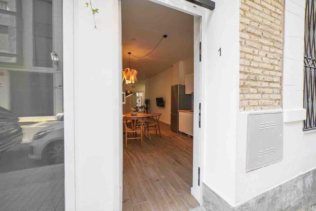 Chic Avec Terrasse, Lumineux Et Calme 1 Appartement